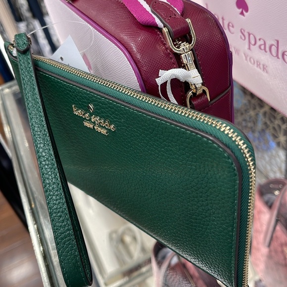 Kate Spade Medium Lucy L-Zip Wristlet Pebble Leather 
COLOR:
Arugula 
NWT - Picture 8 of 16